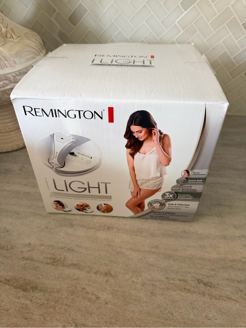 Remington iLIGHT Hair Removal System - White with Red Accents